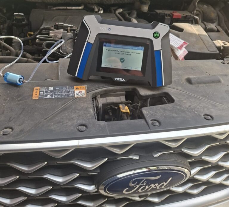 Tester TEXA na silniku samochodu Ford